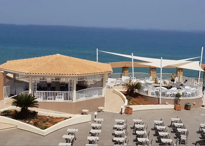 אתר נופש Stella Blue Seaside הרסוניסוס